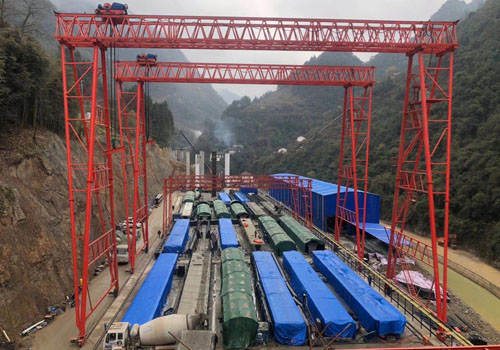 河南遠(yuǎn)山20噸龍門(mén)吊銷(xiāo)售廠家