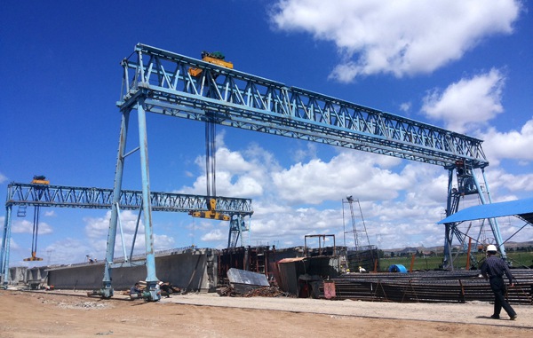 起重機司機施工過程中的操作要求是什么？