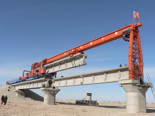 架橋機(jī)可實(shí)用于庫(kù)房裝卸、物料搬運(yùn)等工作界線